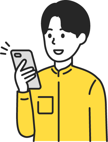 LINEを操作する男性